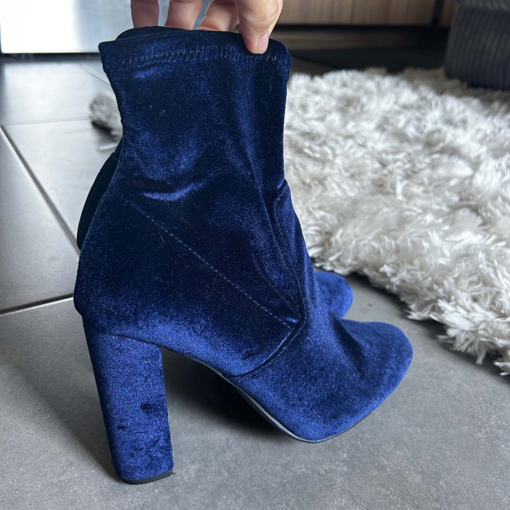 Steve Madden blue velvet boots